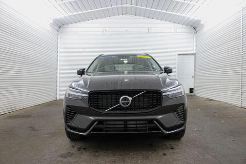 2025 Volvo XC60 Plug-In Hybrid T8 Plus