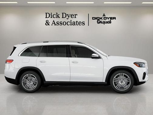 2025 Mercedes-Benz GLS 450 4MATIC