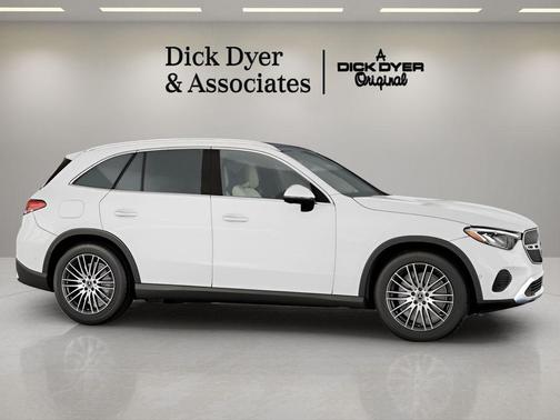 Polar White 2026 Mercedes-Benz GLC 300 Base