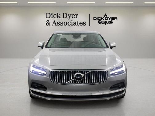 2025 Volvo S90 B6 Ultra