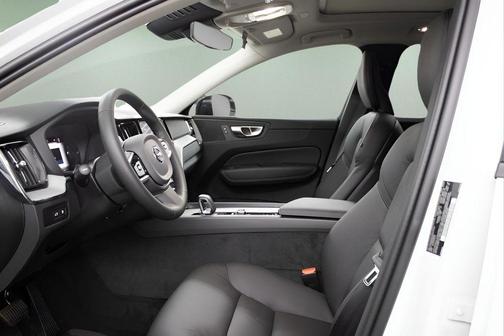 2025 Volvo XC60 Plug-In Hybrid T8 Plus