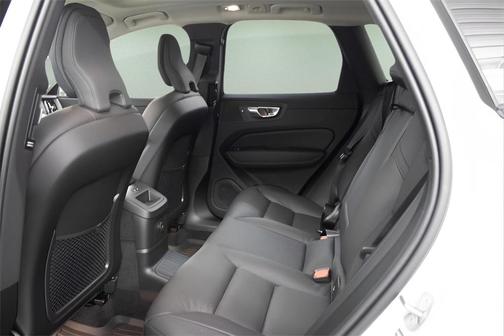 2025 Volvo XC60 Plug-In Hybrid T8 Plus