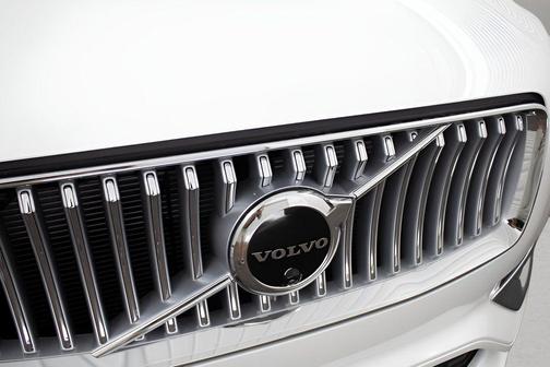 2025 Volvo XC90 Plug-In Hybrid T8 Plus 7-Seater