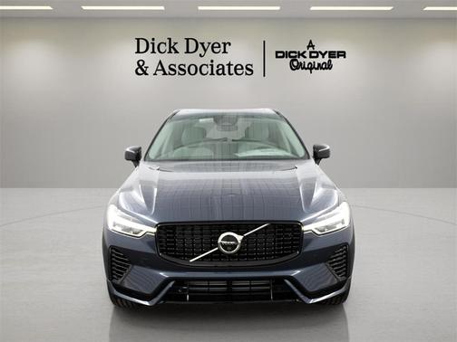 2025 Volvo XC60 Plug-In Hybrid T8 Plus