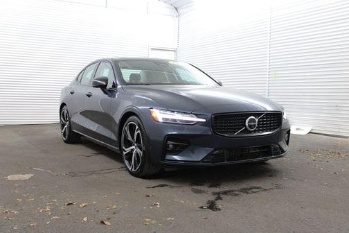 Denim Blue Metallic 2023 Volvo S60 B5 Plus Dark Theme