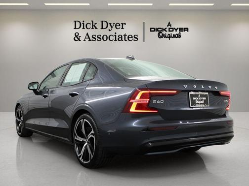 Denim Blue Metallic 2023 Volvo S60 B5 Plus Dark Theme