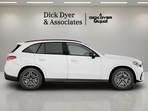 Polar White 2025 Mercedes-Benz GLC 300 Base