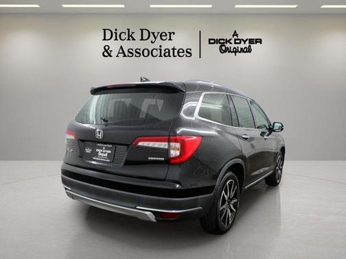 2022 Honda Pilot Touring 8-Passenger