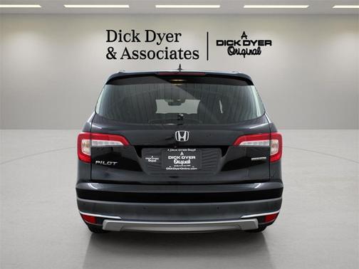 2022 Honda Pilot Touring 8-Passenger