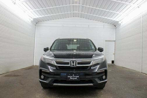 2022 Honda Pilot Touring 8-Passenger