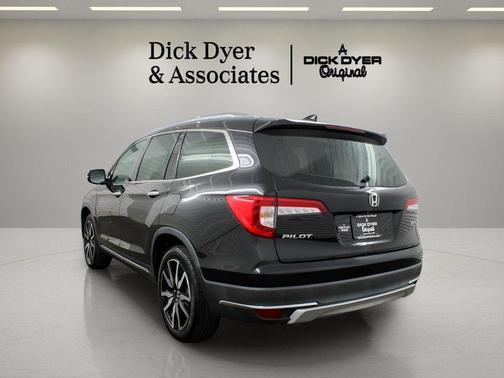 2022 Honda Pilot Touring 8-Passenger