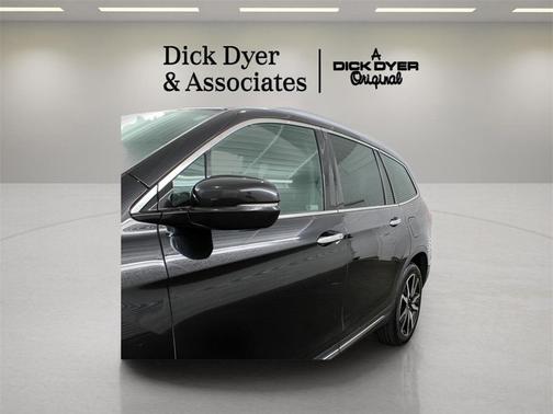 2022 Honda Pilot Touring 8-Passenger