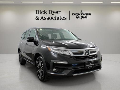 2022 Honda Pilot Touring 8-Passenger