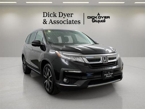 2022 Honda Pilot Touring 8-Passenger