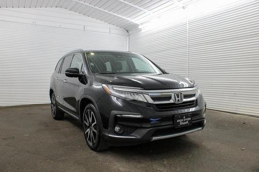 2022 Honda Pilot Touring 8-Passenger