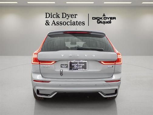 2025 Volvo XC60 B5 Plus