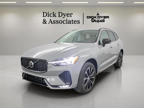 2025 Volvo XC60 B5 Plus