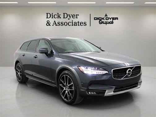 2018 Volvo V90 Cross Country T6