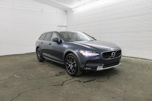2018 Volvo V90 Cross Country T6