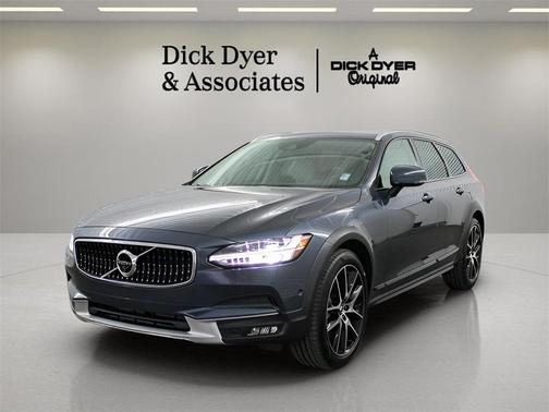 2018 Volvo V90 Cross Country T6
