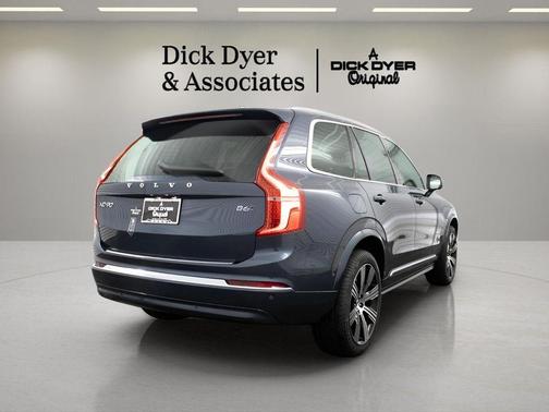 2025 Volvo XC90 B6 Plus 7-Seater