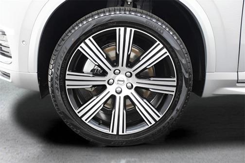 2025 Volvo XC90 Plug-In Hybrid T8 Plus 7-Seater