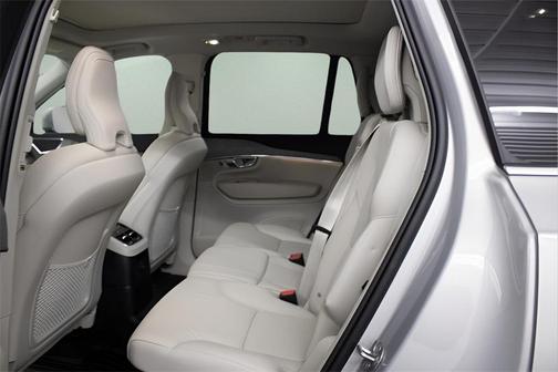 2025 Volvo XC90 Plug-In Hybrid T8 Plus 7-Seater