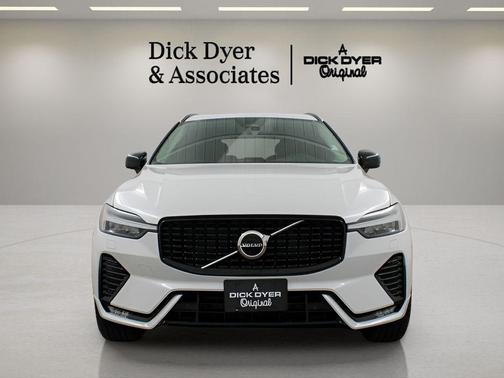 2025 Volvo XC60 B5 Core