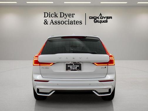 2025 Volvo XC60 B5 Core