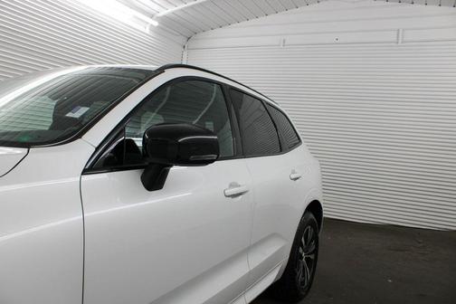 2025 Volvo XC60 B5 Core