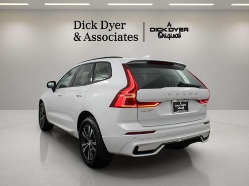 2025 Volvo XC60 B5 Core