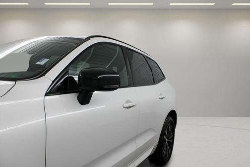 2025 Volvo XC60 B5 Core