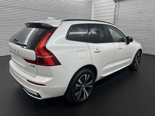 2025 Volvo XC60 B5 Core