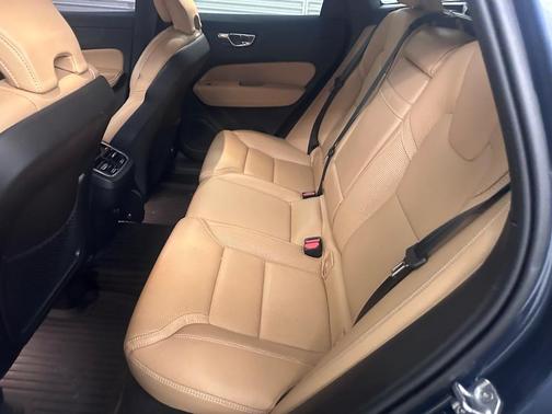 2021 Volvo XC60 T5 Inscription