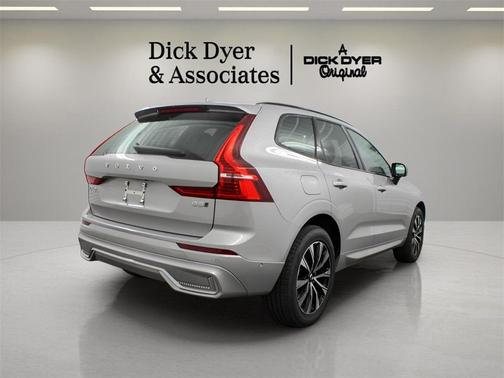 2025 Volvo XC60 B5 Plus