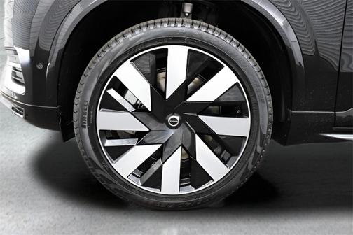 2025 Volvo XC90 Plug-In Hybrid T8 Plus 7-Seater