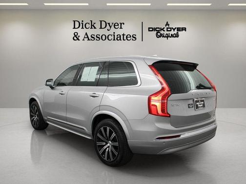 2025 Volvo XC90 B5 Core