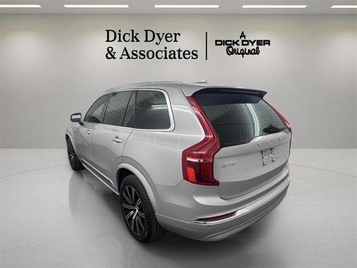 2025 Volvo XC90 B5 Core