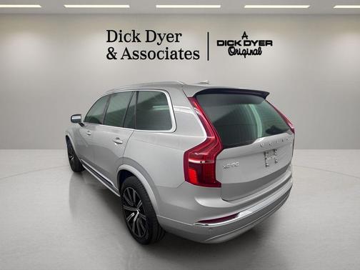 2025 Volvo XC90 B5 Core