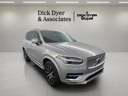 2025 Volvo XC90 B5 Core