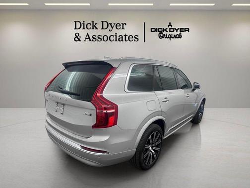 2025 Volvo XC90 B5 Core