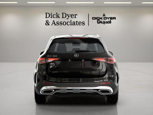 2026 Mercedes-Benz GLC 300 Base