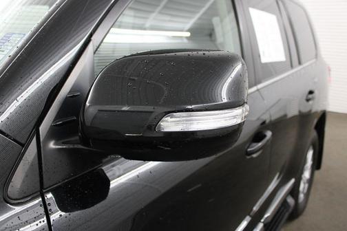 2018 Toyota Land Cruiser V8