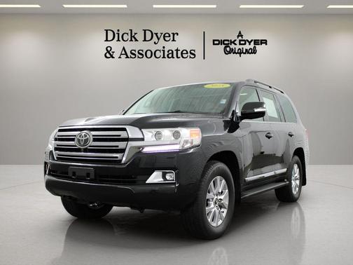 2018 Toyota Land Cruiser V8