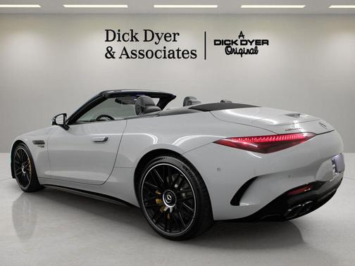 2022 Mercedes-Benz AMG SL 63 Base