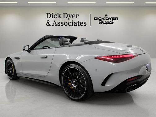 2022 Mercedes-Benz AMG SL 63 Base