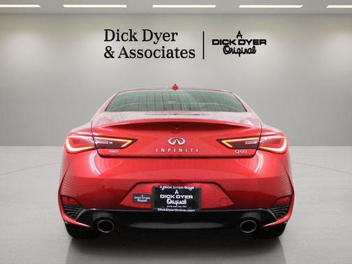 2022 INFINITI Q60 LUXE