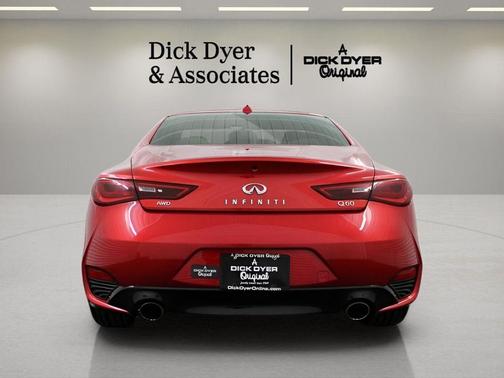 2022 INFINITI Q60 LUXE