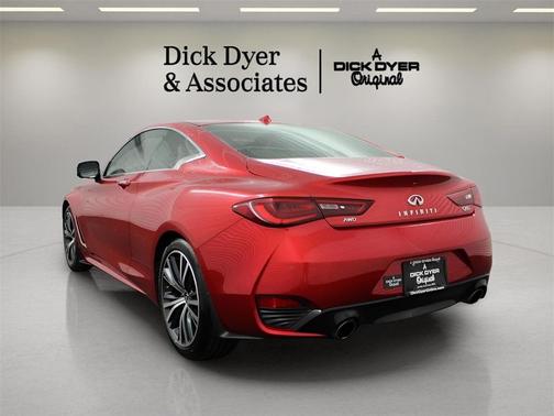 2022 INFINITI Q60 LUXE