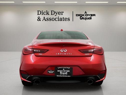 2022 INFINITI Q60 LUXE